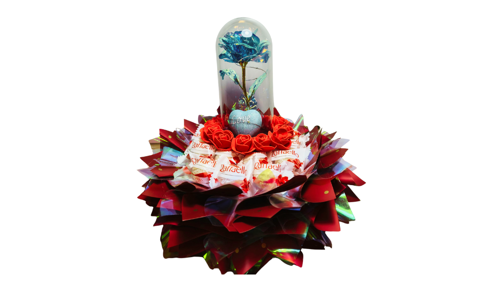 Lśniąca Niebieska Róża z Brokatowym Sercem LOVE, Miniaturowymi Czerwonymi Różami i Kulami Raffaello – Romantyczny Prezent dla Zakochanych